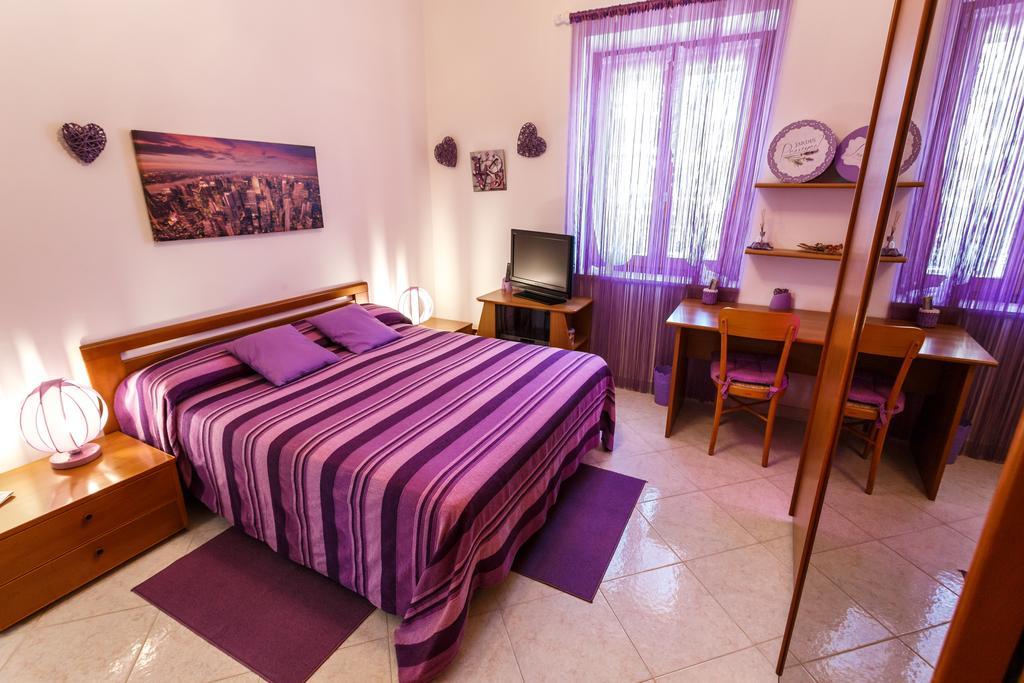 לינה וארוחת בוקר קרבוניה L'Aurora Viola מראה חיצוני תמונה